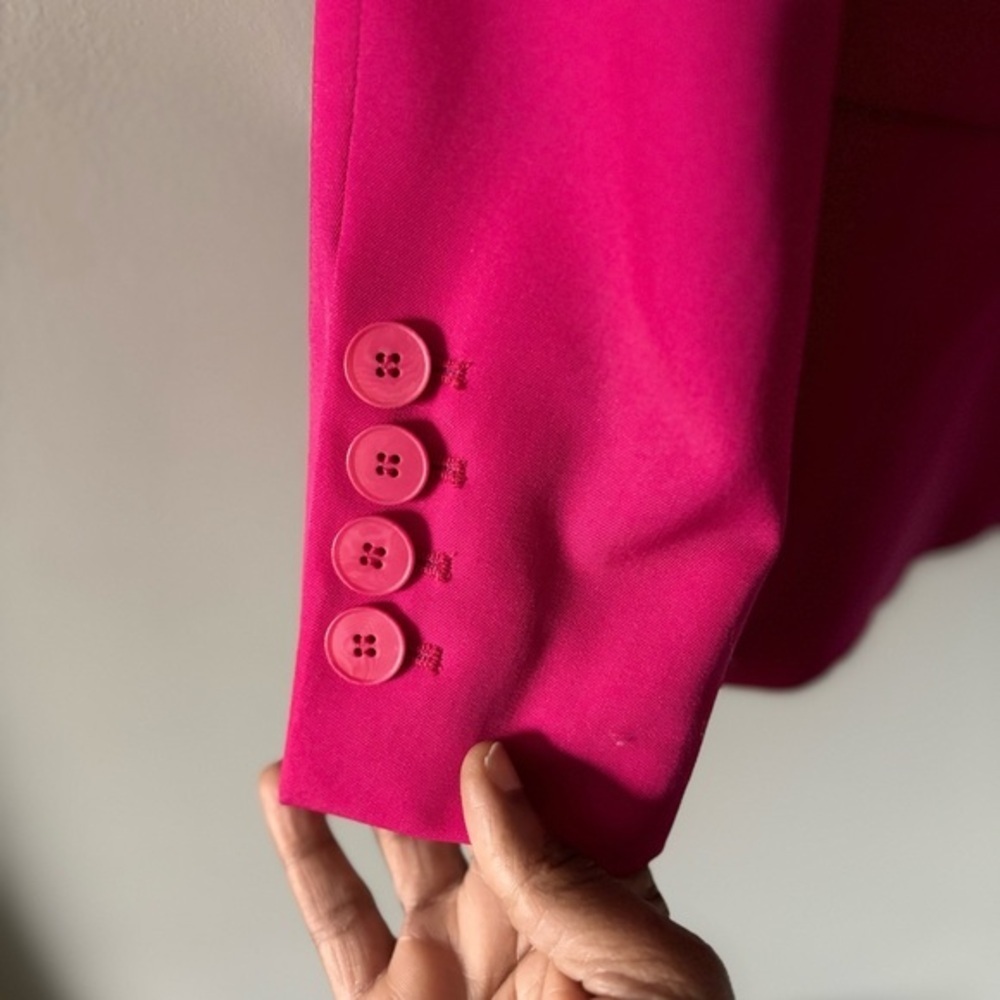 Stella Mccartney's hot dahlia pink blazer is elegant chic - Picture 6 of 7